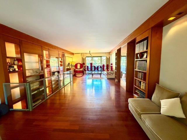 Appartamento in vendita di 250 m² in Via Carlo Porta