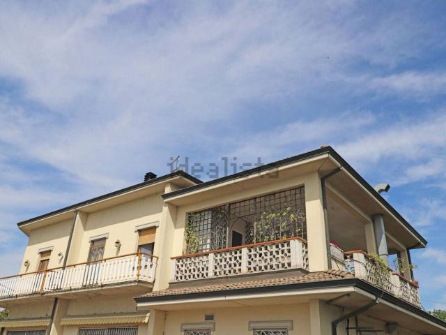Appartamento in vendita di 250 m² in Via Bogolese