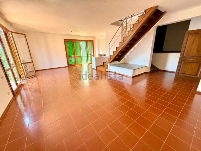 Appartamento in vendita di 250 m² in Via Giuseppe Giusti
