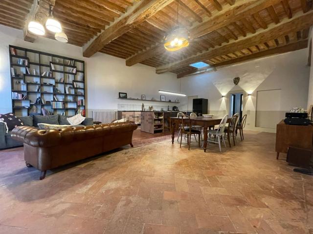 Appartamento in vendita di 250 m² in Via Gracco del Secco