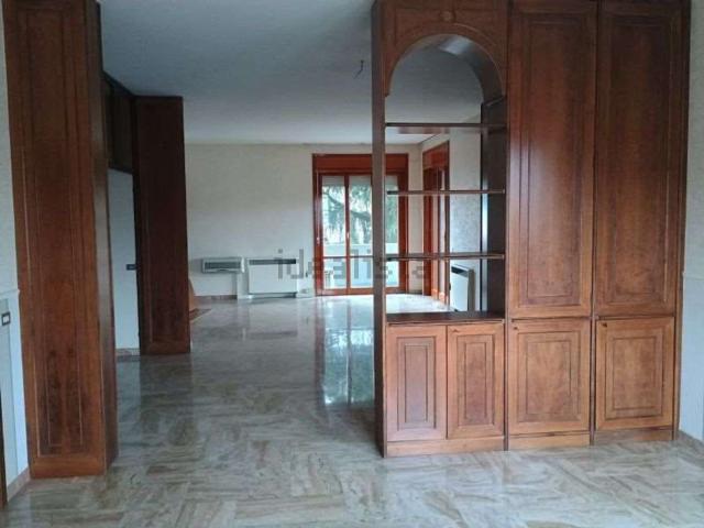 Appartamento in vendita di 250 m² in Via Carlo Pisacane