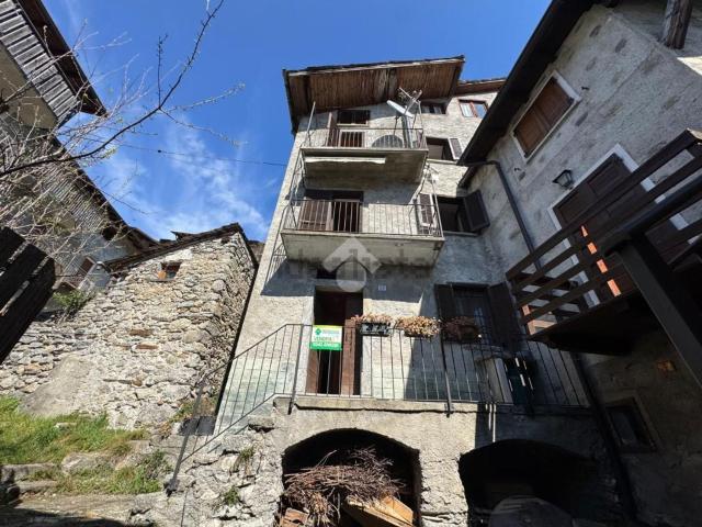 Appartamento in vendita di 250 m² in Via dei Monti, 12