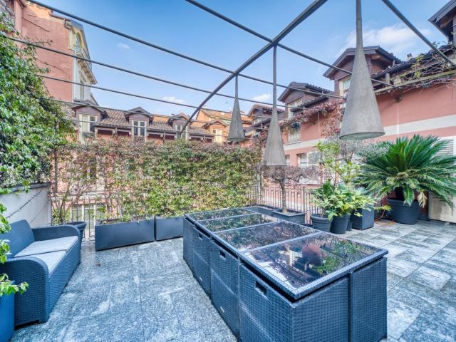 Appartamento in vendita di 263 m² in Via della Rocca, 37