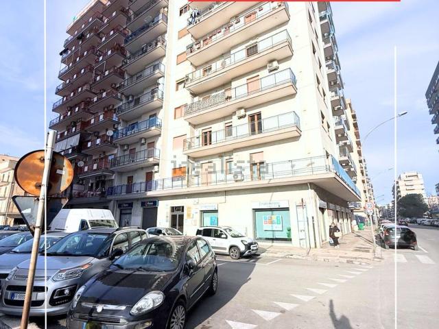 Appartamento in vendita di 250 m² in Via Ettore D&apos Amore, 47