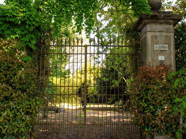 Appartamento in vendita di 250 m² in Via Favaletto, 6