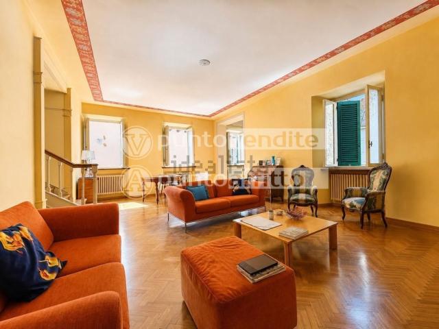 Appartamento in vendita di 250 m² in Via Fillungo, 210
