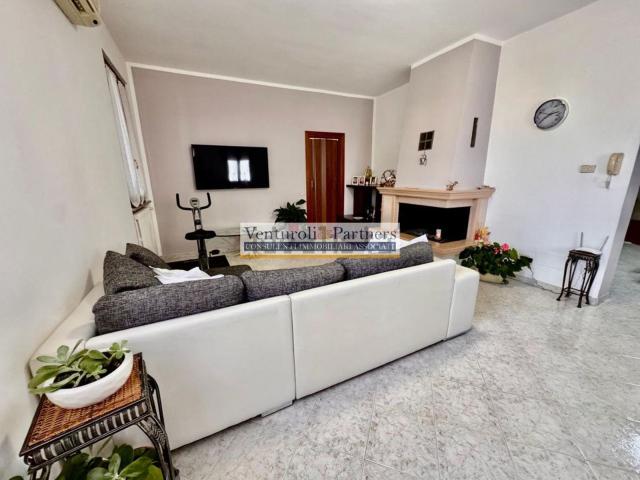 Appartamento in vendita di 250 m² in Via Floriano Ferramola