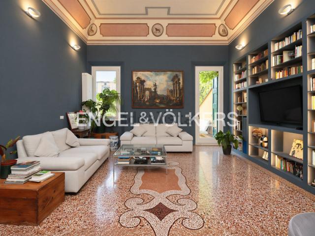Appartamento in vendita di 250 m² in Via Irnerio