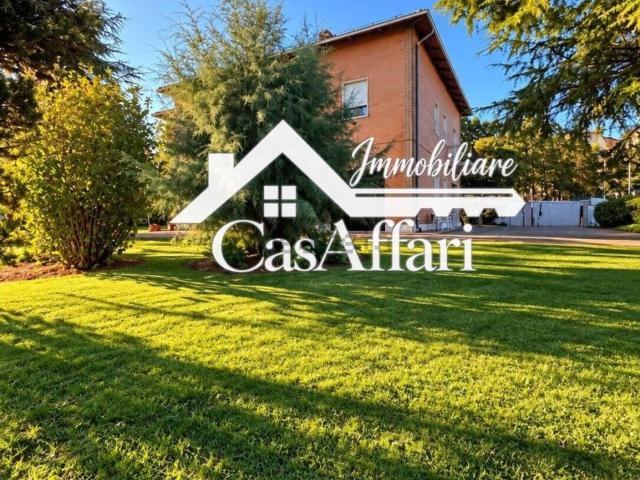 Appartamento in vendita di 250 m² in Via Lido dei Calanchi, 10