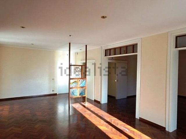 Appartamento in vendita di 250 m² in Via Luigi Colazilli