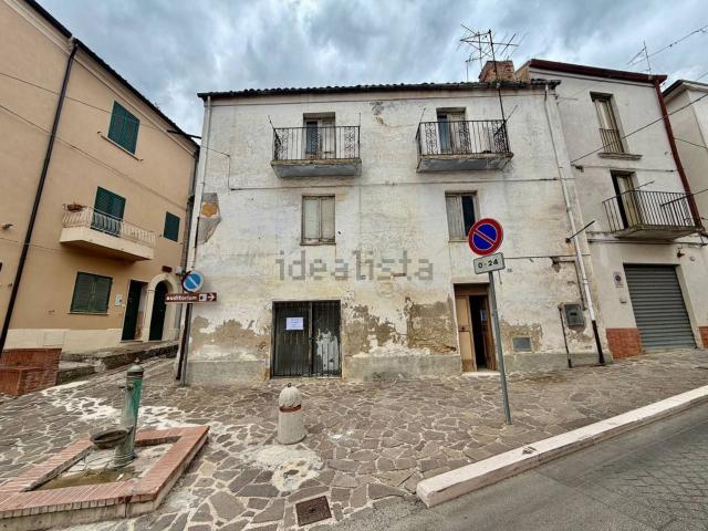 Appartamento in vendita di 250 m² in Via Moro, 35