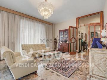 Appartamento in vendita di 250 m² in Via Mater Domini, 7
