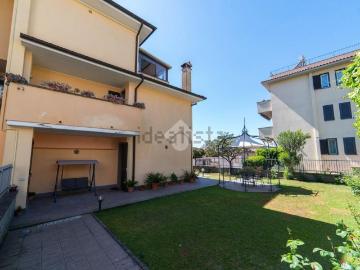 Appartamento in vendita di 250 m² in Via Matteo Giovannetti, 2
