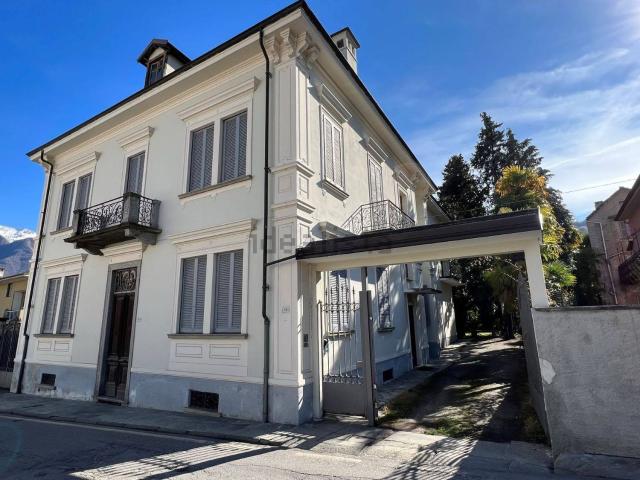 Appartamento in vendita di 250 m² in Via Mauro Giovanni, 41