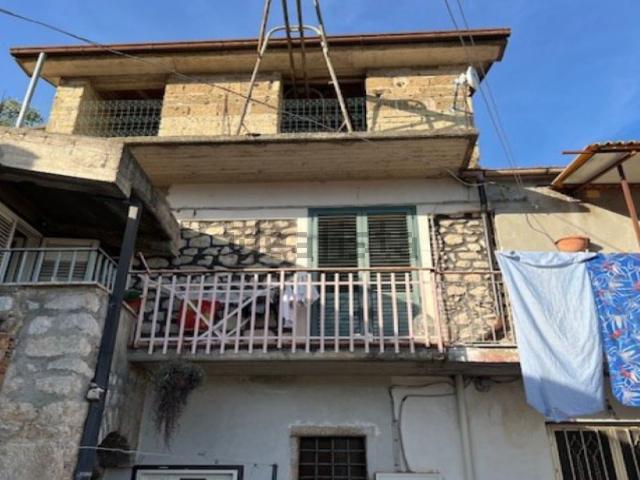 Appartamento in vendita di 250 m² in Via Mantelli