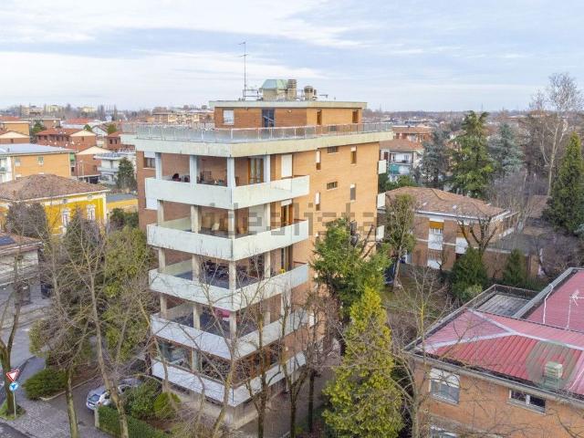 Appartamento in vendita di 250 m² in Via Meloni di Quartirolo, 36