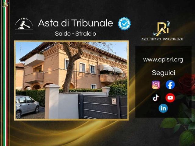 Appartamento in vendita di 250 m² in Via N. Sauro, 7