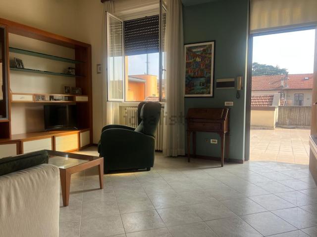Appartamento in vendita di 250 m² in Via Novara, 3