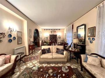 Appartamento in vendita di 250 m² in Via Nicola Coviello