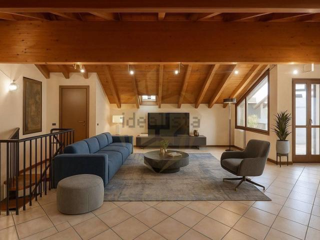 Appartamento in vendita di 250 m² in Via Sempione, 6