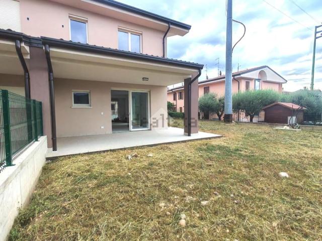 Appartamento in vendita di 250 m² in Via Pompea