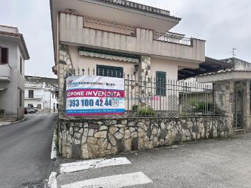 Appartamento in vendita di 250 m² in Via Principe di Piemonte