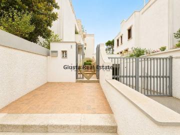 Appartamento in vendita di 250 m² in Via Ruggero Flores, 1