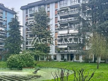 Appartamento in vendita di 250 m² in Via Volturno