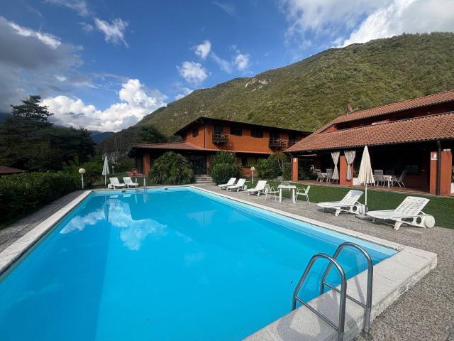 Appartamento in vendita di 250 m² in Via Vantone, 119