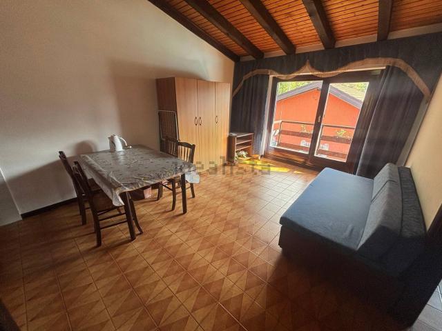 Appartamento in vendita di 250 m² in Via Vantone, 119