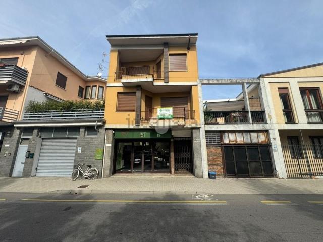 Appartamento in vendita di 250 m² in Viale D. Alighieri, 18