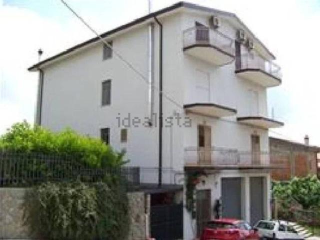 Appartamento in vendita di 250 m² in Viale del Lavoro, 3