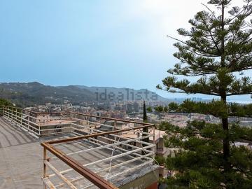 Appartamento in vendita di 250 m² in Viale delle Ginestre, 73