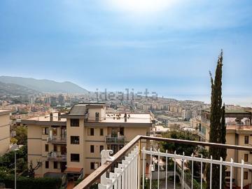 Appartamento in vendita di 250 m² in Viale delle Ginestre, 73