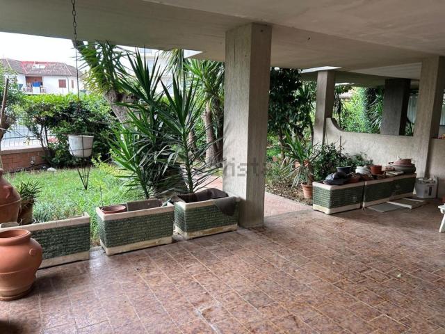 Appartamento in vendita di 250 m² in Viale Giovanni Cimabue