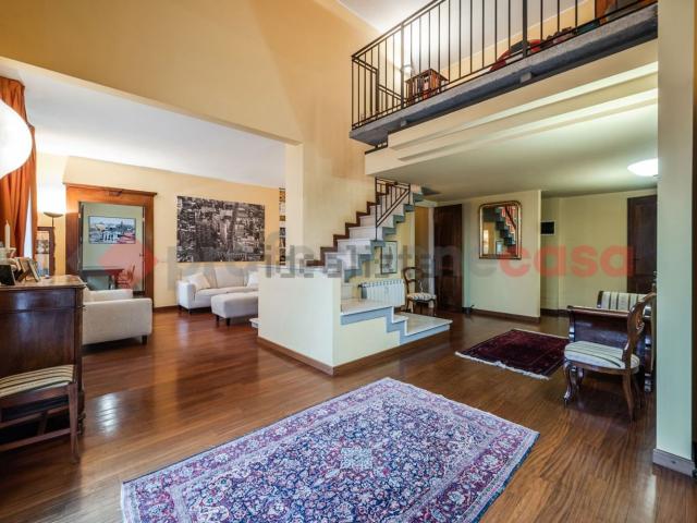 Appartamento in vendita di 250 m² in Piazza Simone Bolivar, 1