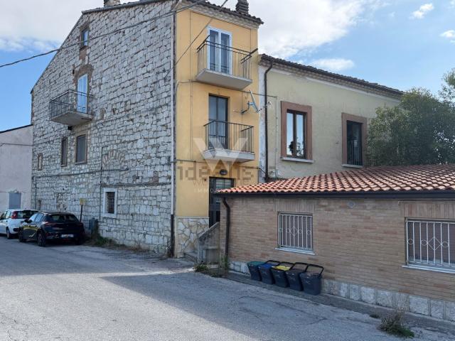 Appartamento in vendita di 250 m² in Strada Comunale Calvario, 28