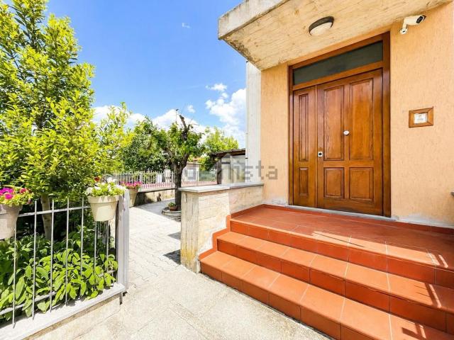 Appartamento in vendita di 251 m² in Via Genova, 18