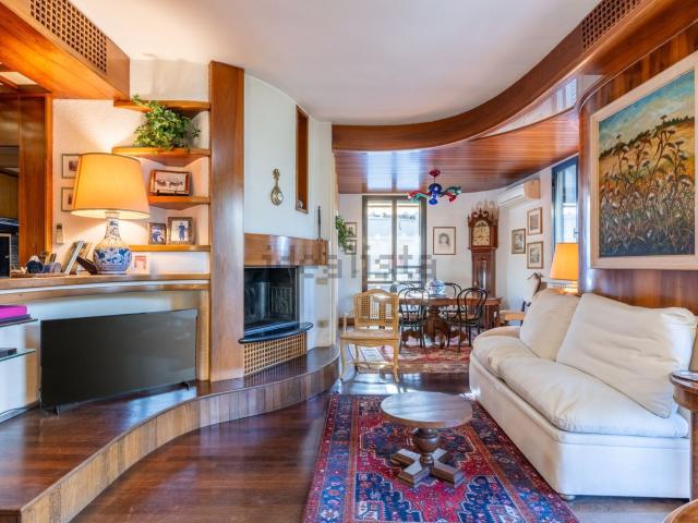 Appartamento in vendita di 251 m² in Via de gasperi