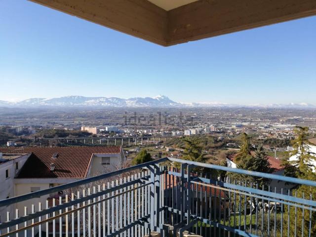 Appartamento in vendita di 251 m² in Via dei Frentani, 102