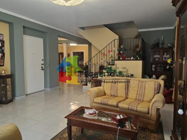 Appartamento in vendita di 251 m² in Via Vittorio Emanuele Orlando, 2