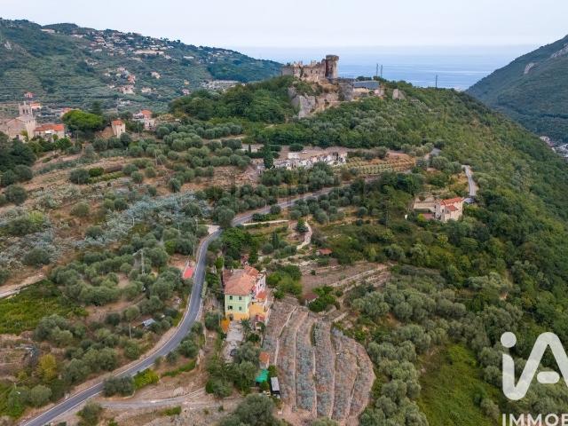 Appartamento in vendita di 252 m² in Via Don Mario Scarrone, 28