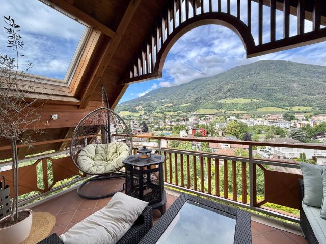 Appartamento in vendita di 252 m² in Via dei Vigneti