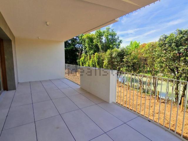 Appartamento in vendita di 252 m² in Via Salvo D&apos Acquisto