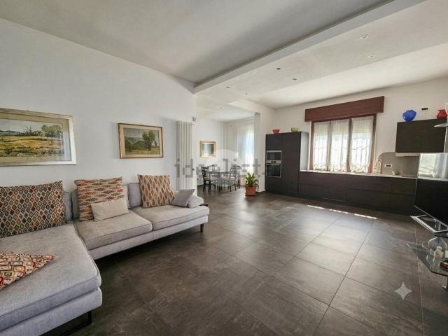 Appartamento in vendita di 253 m² in Via Alessandro Volta, 7