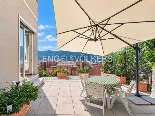 Appartamento in vendita di 253 m² in Via Gaspare Casletti