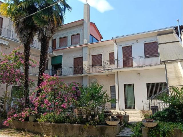 Appartamento in vendita di 254 m² in Via della Libertà, 101