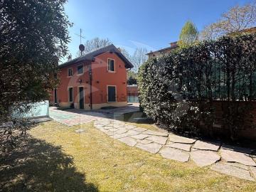 Appartamento in vendita di 254 m² in Via Carlo Francesco Dotti, 16