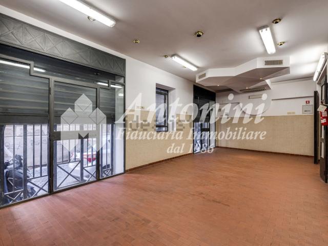Appartamento in vendita di 254 m² in Via Giulia