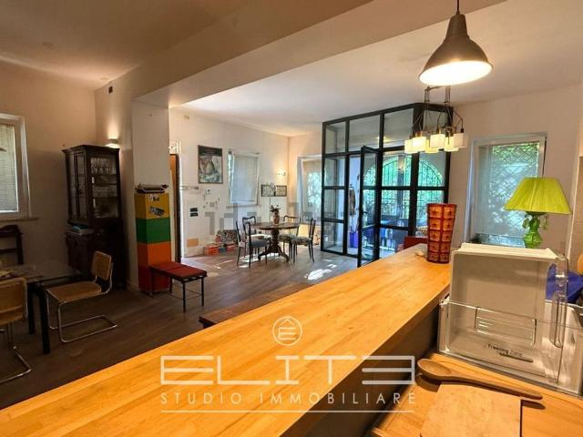 Appartamento in vendita di 255 m² in Via Gioacchino Rossini